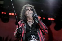 Amerikanische Rockmusiker Alice Cooper gastiert auf seiner "Theatre Of Death"-Tour auf dem Kunst!Rasen Gronau Bonn (&copy; Thomas Brill)