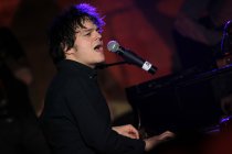 Englischer Jazz-Pianist und Sänger Jamie Cullum präsentiert sein neues Album „Momentum“ im Alten Wartesaal Köln (© Thomas Brill)