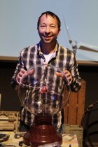 Schweizer Pop-Star DJ Bobo präsentiert das Programm seiner neuen Bühnenshow "Circus" mit dem er am 28. Mai 2014 in der Lanxess-Arena Köln gastieren wird (© Thomas Brill)