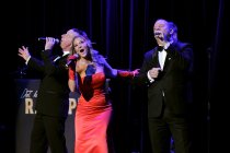 Deutsche Mundart Swing-Duo Dat Kölsche Rattepack gastiert auf ihrer "Swing vom Rhing"-Tour im Senftöpfchen Theater Köln (© Thomas Brill)