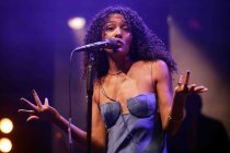 Englische Neo-Soul-Sängerin Olivia Dean gastiert auf ihrer "Messy"-Tour im Palladium Köln (© Thomas Brill)