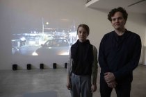 Deutsche Künstler Floian Dedek und Laura Engelhardt gastieren mit ihrer Videoinstallation „Das Schloss“ vom 05. bis 21. Dezember 2019 in der artothek Köln (© Thomas Brill)
