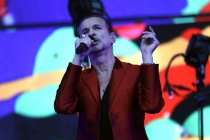 Britische Synthie Pop-Band Depeche Mode gastiert auf ihrer "Global Spirit"-Tour im RheinEnergie Stadion Köln (© Thomas Brill)