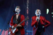 Britische Synthie Pop-Band Depeche Mode gastiert auf ihrer "Global Spirit"-Tour im RheinEnergie Stadion Köln (© Thomas Brill)