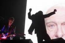 Britische Synthie Pop-Band Depeche Mode gastiert mit ihrem Sänger Dave Gahan auf ihrer "Sounds of the Universe"-Tour in der Esprit-Arena Düsseldorf (© Thomas Brill)