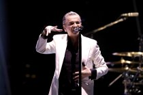 Britische Synthie Pop-Band Depeche Mode gastiert auf ihrer "Memento Mori"-Tour in der Lanxess-Arena Köln (&copy; Thomas Brill)