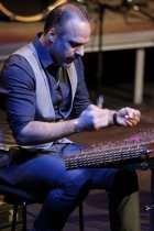 Iranische Crossover-Musiker des Pedram Derakhshani Ensemble gastiert im Rahmen des "New Sounds of Iran"-Festivals in der Philharmonie Köln (© Thomas Brill)