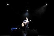 Dänische Popsängerin und Songwriterin Tina Dico gastiert auf ihrer "En håndfuld danske"-Tour im Gloria Theater Köln (&copy; Thomas Brill)