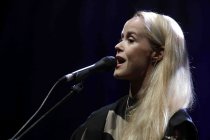 Dänische Popsängerin und Songwriterin Tina Dico gastiert auf ihrer "En håndfuld danske"-Tour im Gloria Theater Köln (&copy; Thomas Brill)