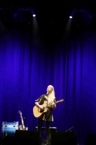 Dänische Popsängerin und Songwriterin Tina Dico gastiert auf ihrer "En håndfuld danske"-Tour im Gloria Theater Köln (&copy; Thomas Brill)