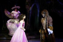 Disney-Musical des Budapester Operettentheater Die Schöne und das Biest gastiert vom 15. Dezember 2021 bis 02. Januar 2022 im Musical Dome Köln (© Thomas Brill)