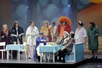 Divertissementchen "Zillche En Jefahr“, dem Gastspiel der Cäcilia Wolkenburg 2024 in der Oper im Staatenhaus Köln (© Thomas Brill)
