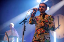 Britische Pop-Band The Divine Comedy mit Sänger Neil Hannon gastiert auf ihrer "Office Politics"-Tour in der Live Music Hall Köln (© Thomas Brill)