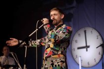 Britische Pop-Band The Divine Comedy mit Sänger Neil Hannon gastiert auf ihrer "Office Politics"-Tour in der Live Music Hall Köln (© Thomas Brill)