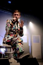 Britische Pop-Band The Divine Comedy mit Sänger Neil Hannon gastiert auf ihrer "Office Politics"-Tour in der Live Music Hall Köln (© Thomas Brill)