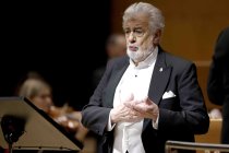 Spanischer Tenor Plácido Domingo und die uruguayische Sopranistin Maria Jose Siri gastieren in Begleitung der Nordwestdeutsche Philharmonie unter der Leitung des spanischen Dirigenten Jordi Bernàcer mit einer Opern-Gala in der Kölner Philharmonie (&copy; Thomas Brill)