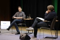 Deutsche Schriftstellerin Thea Dorn und der Chefredakteur des Philosophie Magazin Dr. Wolfram Eilenberger reden "Vom Trost der Philosophie" im Rahmen der phil.COLOGNE 2021 im Klaus-von-Bismarck-Saal Köln (© Thomas Brill)