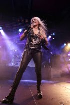Deutsche Metal-Sängerin Doro Pesch gastiert auf ihrer "Love´s Gone To Hell"-Tour in der Live Music Hall Köln (© Thomas Brill)