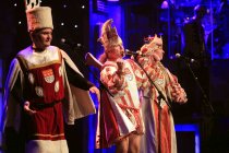 Stück "Dreigestirn" mit Carlos Neisel als Jungfrau Ecki Pieper als Prinz und Winni Rau als Bauer bei der Stunksitzung 2015 im E-Werk Köln (© Thomas Brill)