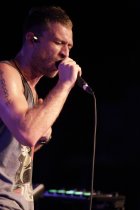Australischer Beatboxer und Live-looping-Künstler Dub FX gastiert in Begleitung des Rappers CADE auf seiner "A Crossworlds"-Tour in der Live Music Hall Köln (© Thomas Brill)