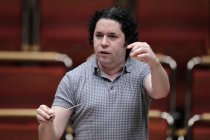 Venezolanischer Dirigent Gustavo Dudamel leitet das Königliches Concertgebouworchester Amsterdam in der Philharmonie Köln (© Thomas Brill)