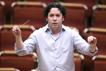 Venezolanische Dirigent Gustavo Dudamel leitet die Wiener Philharmoniker in der Philharmonie Köln (&copy; Thomas Brill)