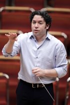 Venezolanische Dirigent Gustavo Dudamel leitet die Wiener Philharmoniker in der Philharmonie Köln (&copy; Thomas Brill)