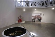 Deutsche Künstlerin Brigitte Dunkel gastiert mit ihrer Ausstellung „B.D. *** MEMORIAL FOR *** E.S.“ vom 2. September bis 17. Oktober 2020 in der artothek Köln (© Thomas Brill)
