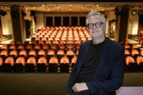 Geschäftsführer des Theater am Dom Köln Oliver Durek im Interview bezüglich Planung, Inszenierung und Wirtschaften eines Theaterensembles ohne öffentliche Förderung im Theater am Dom Köln (© Thomas Brill)