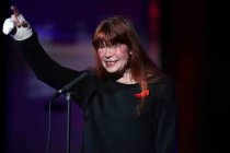 Deutsche Sängerin Katja Ebstein gastiert auf ihrer "Na und? Wir leben noch!"-Tour in der Volksbühne am Rudolfplatz in Köln (© Thomas Brill)