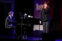 Deutsche Sängerin Katja Ebstein gastiert auf ihrer "Na und? Wir leben noch!"-Tour in der Volksbühne am Rudolfplatz in Köln (© Thomas Brill)