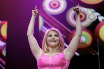Schweizer Schlagersängerin Beatrice Egli eröffnet ihre "Bis hierher und viel weiter"-Tour im E-Werk Köln (© Thomas Brill)