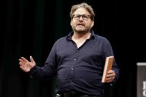 Deutsche Schriftstellerin Thea Dorn und der Chefredakteur des Philosophie Magazin Dr. Wolfram Eilenberger reden "Vom Trost der Philosophie" im Rahmen der phil.COLOGNE 2021 im Klaus-von-Bismarck-Saal Köln (© Thomas Brill)