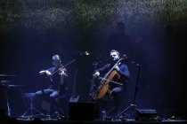 Italienische Pianist Ludovico Einaudi gastiert mit seinem Ensemble auf seiner "Elements"-Tour in der Arena Oberhausen (&copy; Thomas Brill)