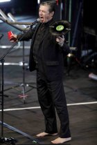 Deutsche experimentelle Rock-Band Einstürzende Neubauten gastiert im Rahmen des Festivals "Acht Brücken/Musik für Köln" auf ihrer "Greatest Hits"-Tour in der Philharmonie Köln (&copy; Thomas Brill Thomas Brill)