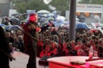 Tommy Engel gastiert mit seiner Band auf seiner "60/50 Jubiläums"-Tour am Tanzbrunnen Köln  (© Thomas Brill)