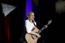 Deutsche Poetry-Slammerin Julia Engelmann gastiert mit ihrem Programm "Eines Tages, Baby – Upgrade" im Stadttheater Euskirchen (© Thomas Brill)