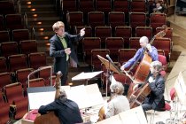 Deutsches NRW-Landes-Ensemble für zeitgenössische Musik Ensemble musikFabrik gastiert im Rahmen des Musikfestivals "ACHT BRÜCKEN/Musik für Köln" in der Philharmonie Köln (© Thomas Brill)