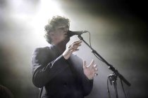 Schweizer Singer-Songwriter Julian Pollina alias Faber gastiert auf seiner "Addio"- Release-Tour im Gloria Theater Köln (© Thomas Brill)