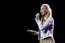 Deutscher Fernsehmoderator und Sänger Florian Silbereisen gastiert mit seiner Show "Das große Schlagerfest" in der Lanxess-Arena Köln (© Thomas Brill)