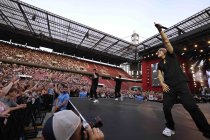 Deutsche Hip Hop-Band "Die Fantastischen Vier" mit den Sängern Thomas D., Michi Beck, Smudo und DJ And.Ypsilon gastieren auf ihrer "Für Immer 30 Jahre Live"-Tour im RheinEnergie Stadion Köln (© Thomas Brill)