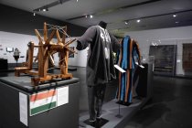 Ausstellung „Fast Fashion. Die Schattenseiten der Mode“ gastiert vom 12. Oktober 2018 bis 24. Februar 2019 im Rautenstrauch-Joest-Museum Köln (© Thomas Brill)