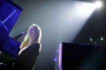 Deutsche Sängerin Alexa Feser gastierte auf ihrer "Zwischen den Sekunden - Akustik"-Tour in der Kulturkirche Köln (&copy; Thomas Brill)