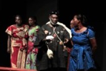 Drama und Musical-Gruppe des ghanaischen Nationaltheaters Accra Abibigromma gastiert mit dem Musical "Firestorm" im Rautenstrauch-Joest-Museum Köln (&copy; Thomas Brill)