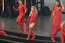 Deutsche Schlagersängerin Helene Fischer gastierte auf ihrer "360° Stadion"-Tour im RheinEnergie Stadion Köln (&copy; Thomas Brill)
