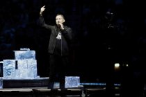 Deutsche Schriftsteller Sebastian Fitzek gastiert auf seiner "Die große Thriller"-Arena-Tour in der Lanxess-Arena Köln (&copy; Thomas Brill)