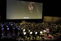 Deutsche Dirigent Helmut Imig leitet die Neue Philharmonie Westfalen in der Philharmonie Köln (&copy; Thomas Brill)