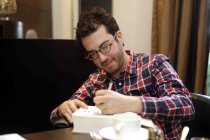 Amerikanische Schriftsteller Jonathan Safran Foer im Interview über seinen neuen Roman "Hier bin ich" im Wasserturm Hotel Köln (© Thomas Brill)