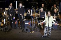 Mitglieder des Bundesjazzorchesters gastiert in Begleitung der WDR Big Band Köln unter der Leitung des deutschen Jazz-Saxophonisten Steffen Schorn und der Moderatorin Jana Forkel in der Kölner Philharmonie (&copy; Thomas Brill)