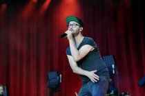 Deutsche Sänger Mark Forster gastiert auf seiner "Tape"-Tour auf dem Kunst!Rasen in Bonn-Gronau (© Thomas Brill)